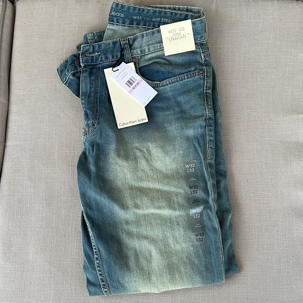Calvin Klein Mens Jeans Size 32x32 with tags Slim Straight